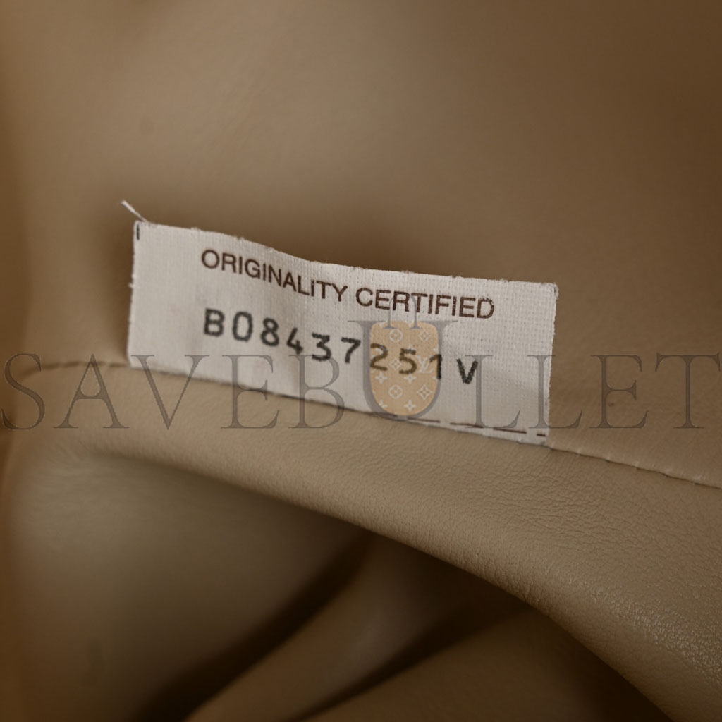 BOTTEGA VENETA SMOOTH BUTTER CALF THE POUCH OVERSIZED CLUTCH MIS (39*18*14cm) BOTTEGA VENETA SMOOTH BUTTER CALF THE POUCH OVERSIZED CLUTCH MIS (39*18*14cm)