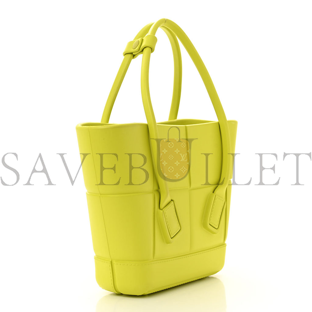 BOTTEGA VENETA RUBBER MAXI INTRECCIATO MINI ARCO KIWI GREEN (30*20*8cm) BOTTEGA VENETA RUBBER MAXI INTRECCIATO MINI ARCO KIWI GREEN (30*20*8cm)