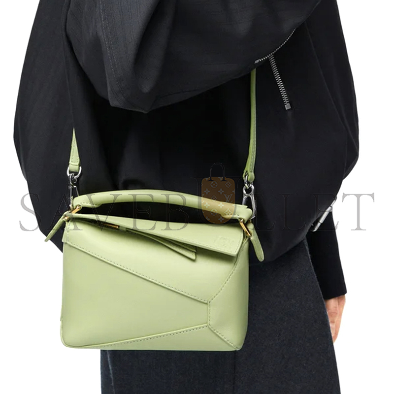 LOEWE MINI PUZZLE EDGE BAG IN CLASSIC CALFSKIN A510P88X26-3916 (18*12.5*8cm)